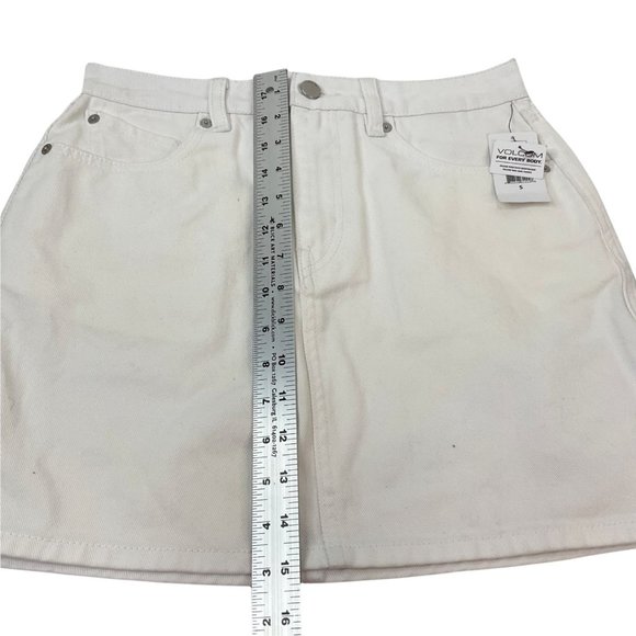 Volcom Skirt Womens Size Small Denim White Fix It Mini Skirt 5 Pocket Nwt $50 - Picture 7 of 7